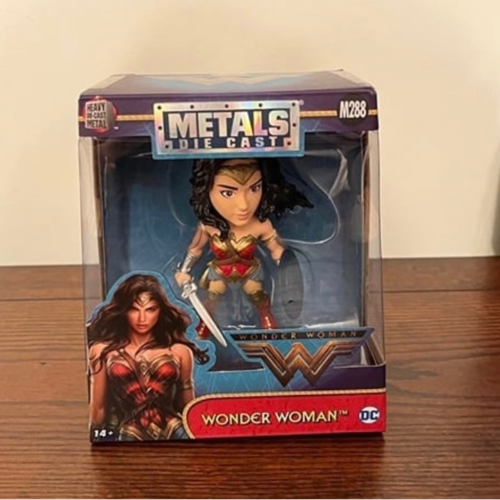 DC Comics Wonder Woman Action Figure Toy